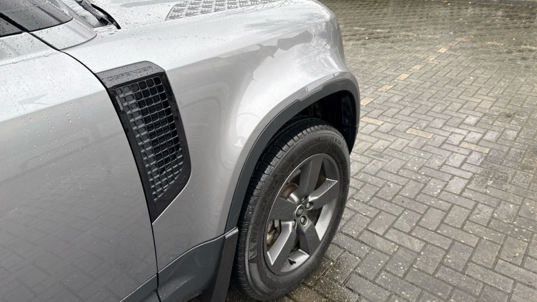 Land Rover Defender 90 Diesel 3.0 D250 Hard Top SE Auto